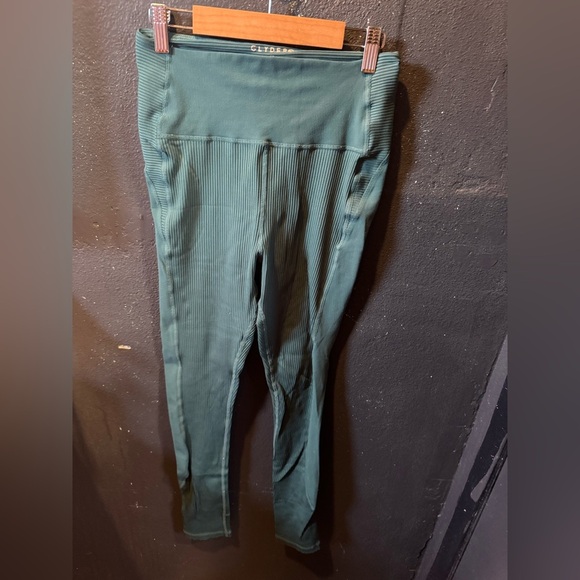 Women’s Glyder Sage Green Ribbed Leggings Size Medium - Picture 1 of 3